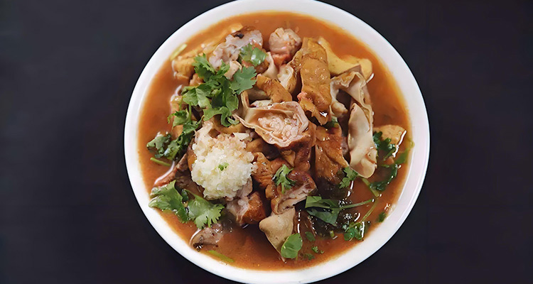 Braised Pork with Steamed Buns