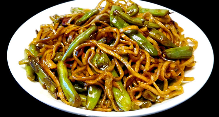 Braised Noodles with Lentils