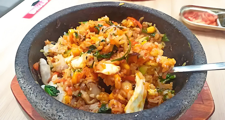 Northeastern Stone Pot Bibimbap
