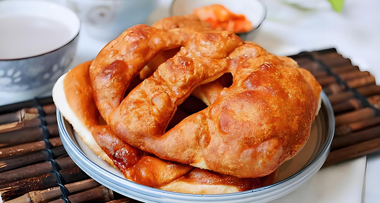 Sugar-coated oil cake