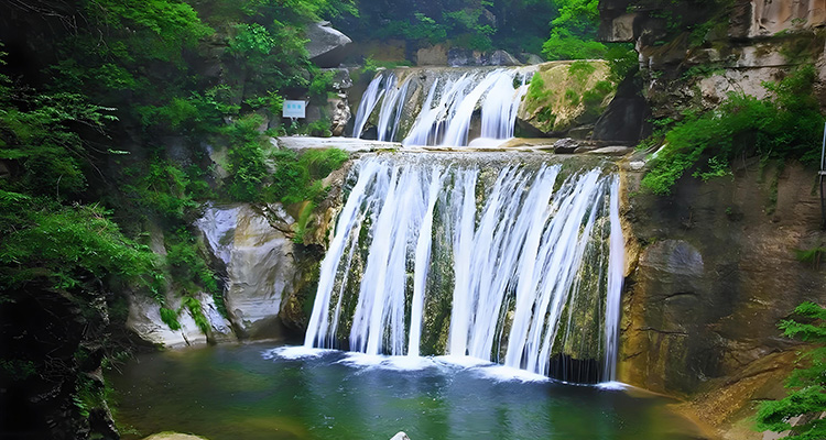 Qinglongxia Tourist Resort