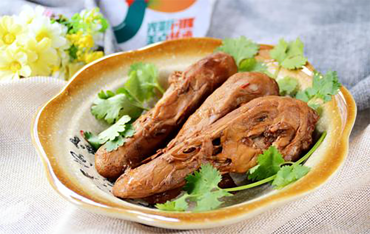 Three Heads, One Palm